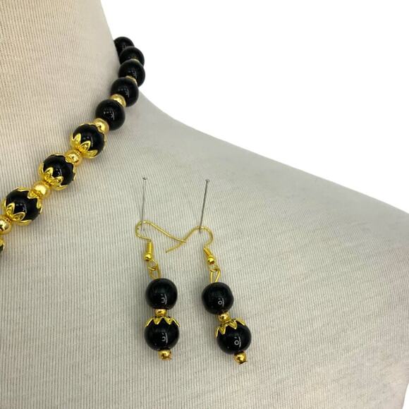 Black Beaded Gold Tone Pendant & Earring Fashion Jewelry Set - Picture 3 of 5